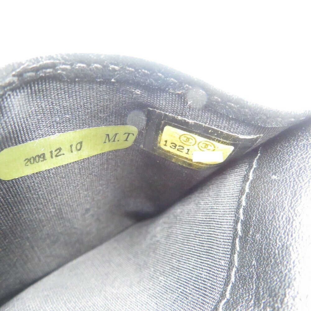 CHANEL Authentic Black Leather Logo Wallet - Picture 6 of 8